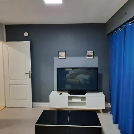 Entierement Meuble Apartment *